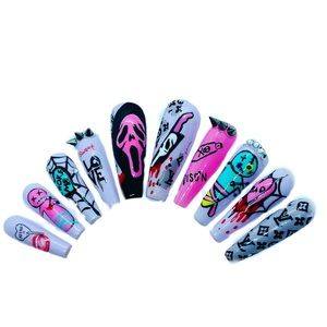 Valentine’s Day Nails 💕🖤